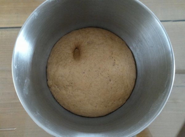Dégazez votre pâte avant de l'étaler sur une surface prévue a cet effet.