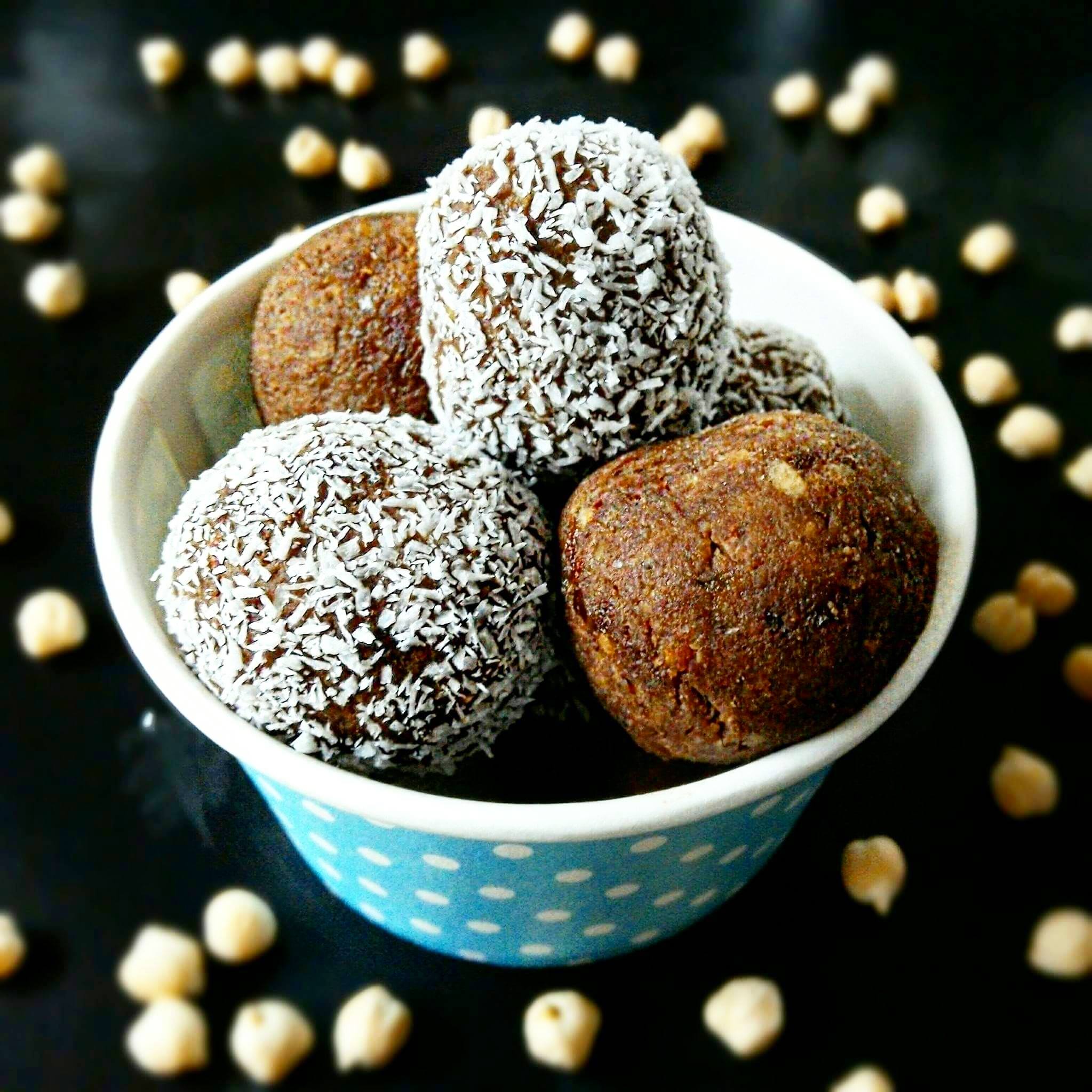 energy balls de pois chiche de mail0ves - MailoFaitMaisoncoco râpé façon cookie dough de mail0ves - MailoFaitMaison