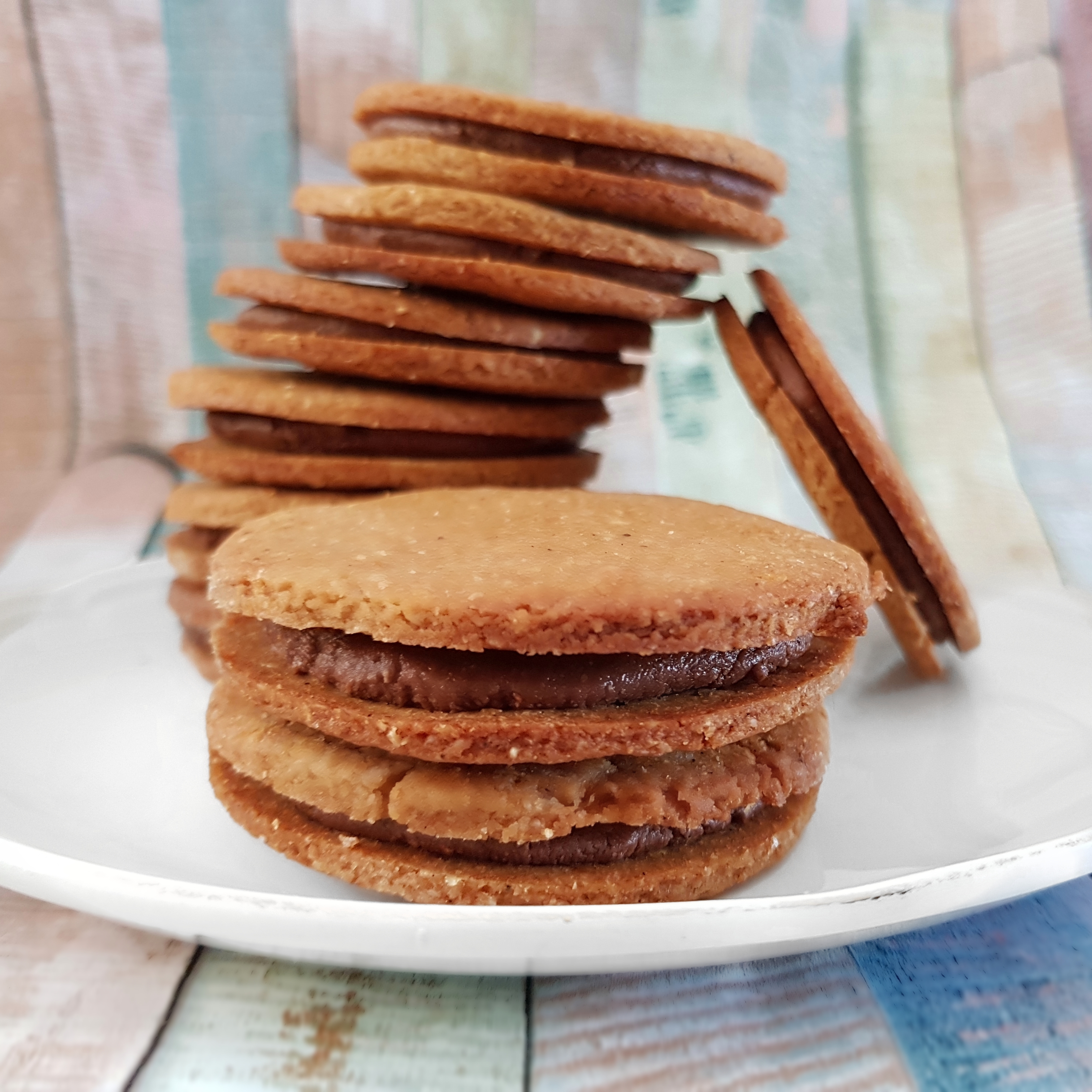 Biscuit Moelleux Fourré au Chocolat [Vegan] – MAIL0VES (avc un zéro)