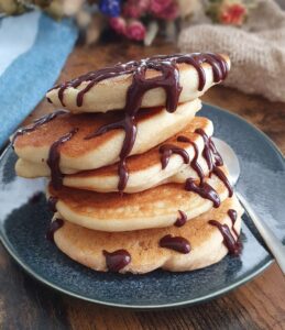 Fluffy Pancakes vegans 3,5 Ingrédients de Mail0ves. La Recette healthy de pancakes Fond de Placard Facile