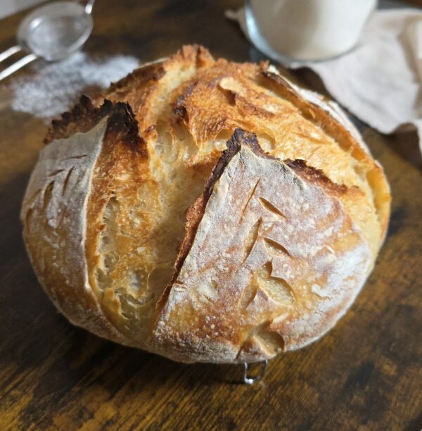 Recette de pain au levain facile (sans robot, croustillant et bien alvéolé)